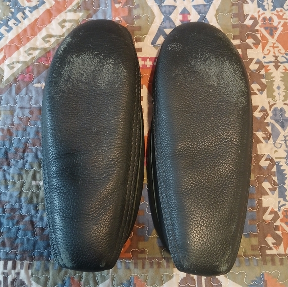 Vintage Beaded Moccasins Hide Leather Size 10 Black Handcrafted Slippers - Picture 11 of 13